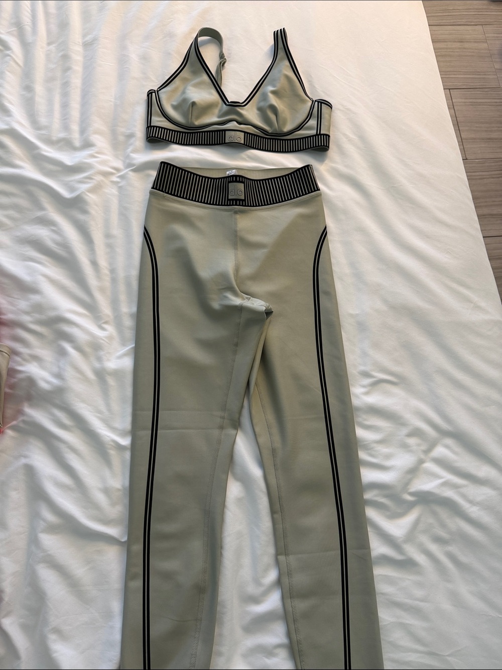 ALO Yoga Olive Green High-Rise Leggings and Bra Set with Black Trim